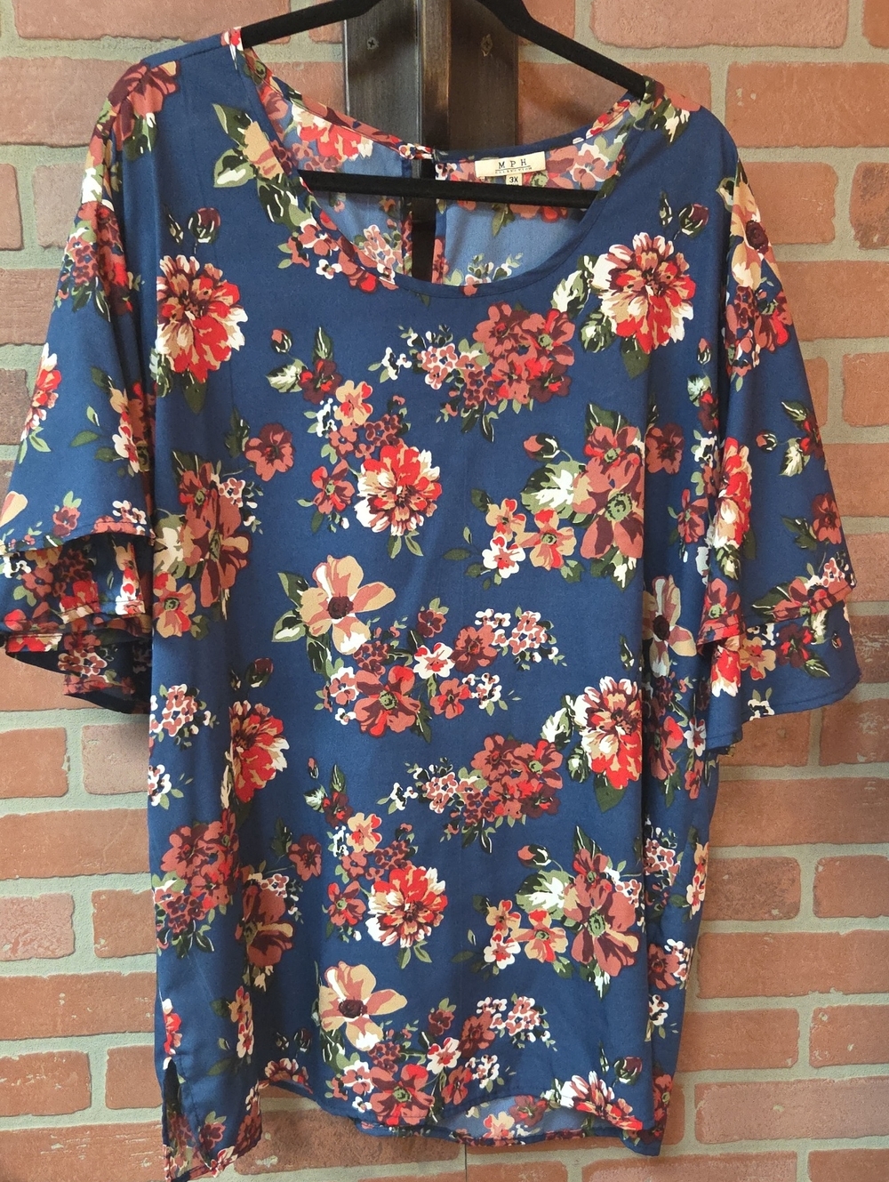 MPH Blue Floral Ruffle Sleeve Women's Top 3x